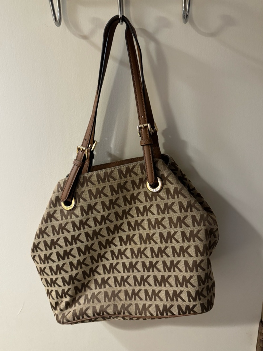 Michael Kors Brown MK Logo Shoulder Bag with Gold Hardware - Picture 2 of 8
